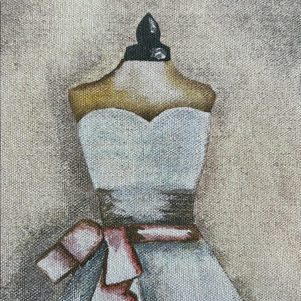 Feminine Decor - Picture 3 of 10